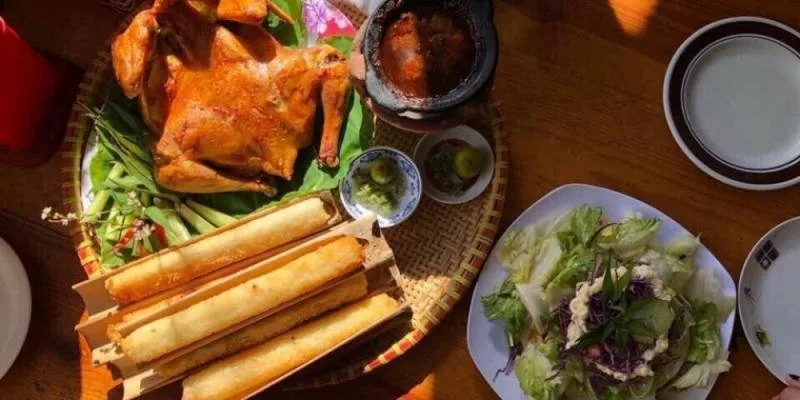 Hương Quê Quán - Gà Nướng Cơm Lam tại Đà Lạt