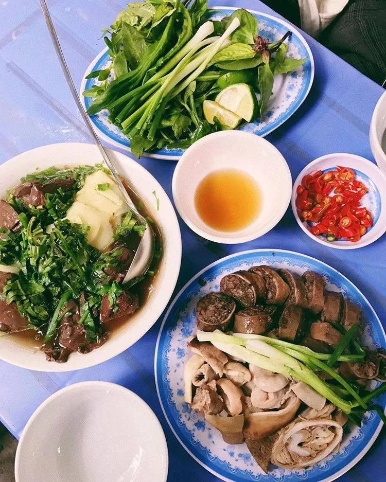 Quán Nữ tại Đà Lạt