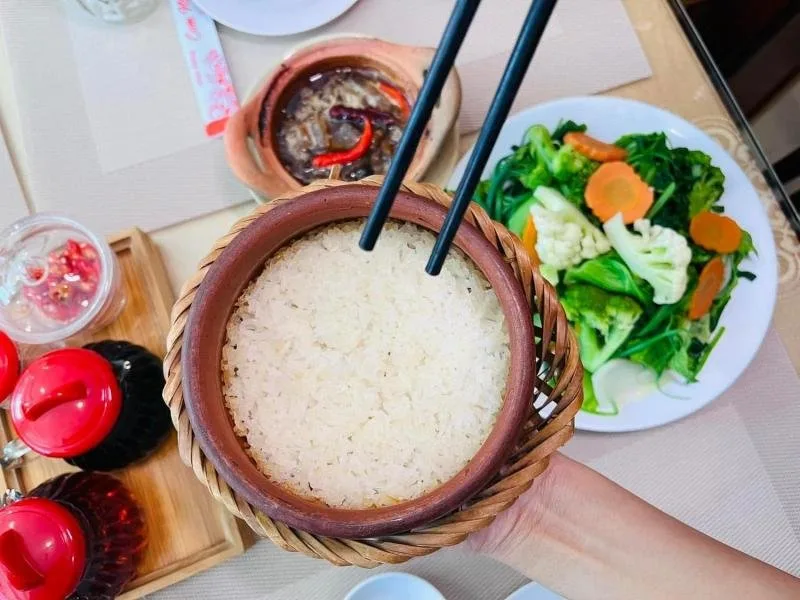 Nhà Hàng Cơm Niêu Việt Nam tại Đà Lạt