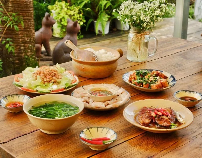 Quán Cơm Ngày Ba Bữa tại Đà Lạt
