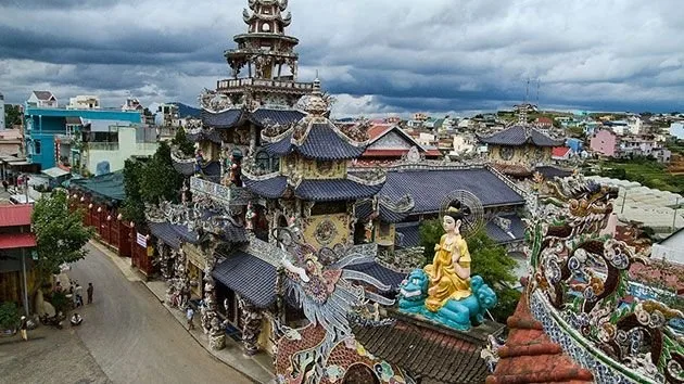 Chùa Linh Phước tại Đà Lạt