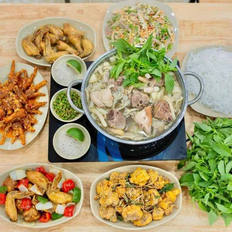 Lẩu Gà Lá É - Tao Ngộ Quán Đà Lạt tại Đà Lạt