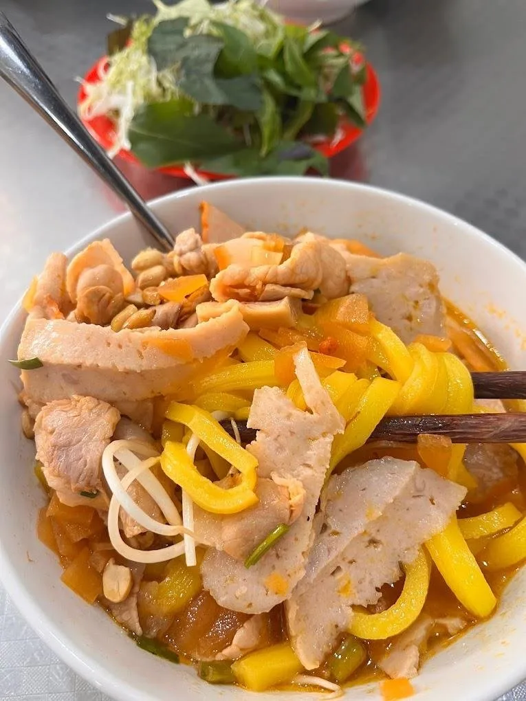 Mì Quảng - Bún Riêu Cô Nguyệt tại Đà Lạt