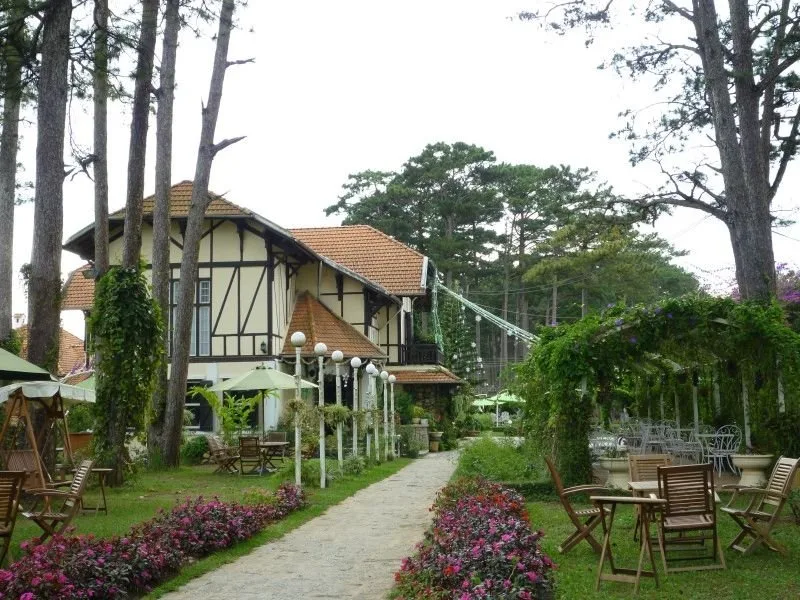 Cafe Hoa Violet Ngày thứ 4 tại Đà Lạt