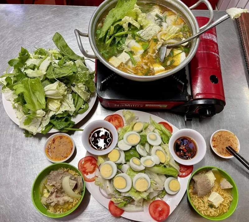 Lẩu Bò Quán Gỗ tại Đà Lạt