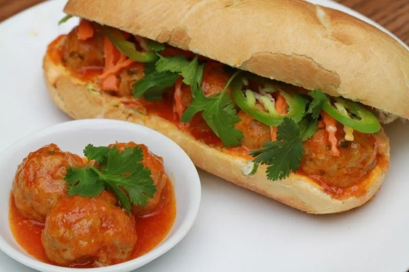 Bánh mì xíu mại tại Đà Lạt