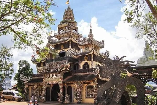 Top 16 Địa điểm du lịch ở Đà Lạt không nên bỏ qua – Review & Đặt Chỗ 2026
