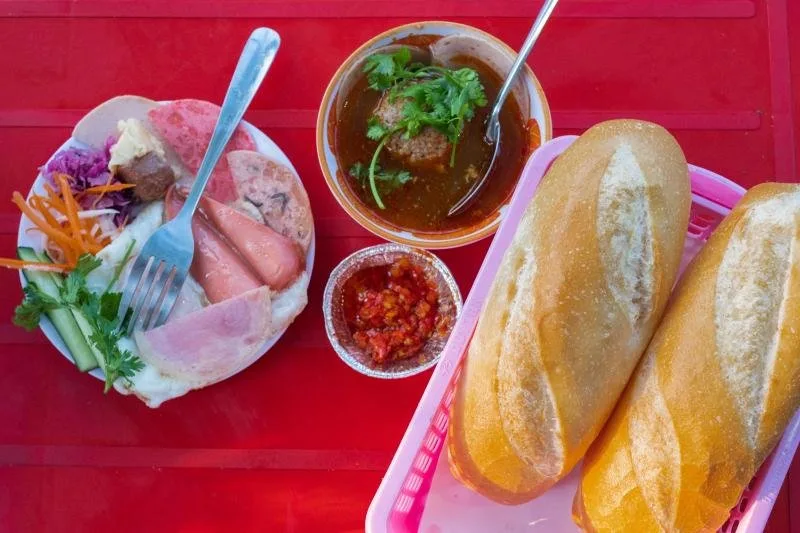 Top 7 Quán bánh mì ngon nhất Đà Lạt – Review & Đặt Chỗ 2026