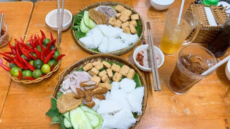Bún đậu cô Oanh tại Đà Lạt