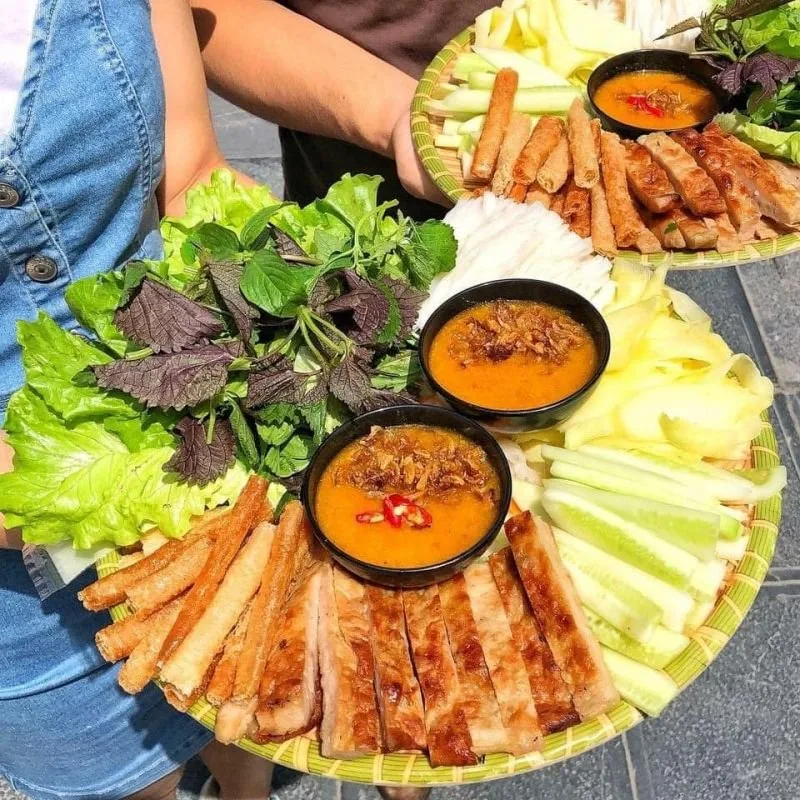 Nem nướng Út Huệ tại Đà Lạt