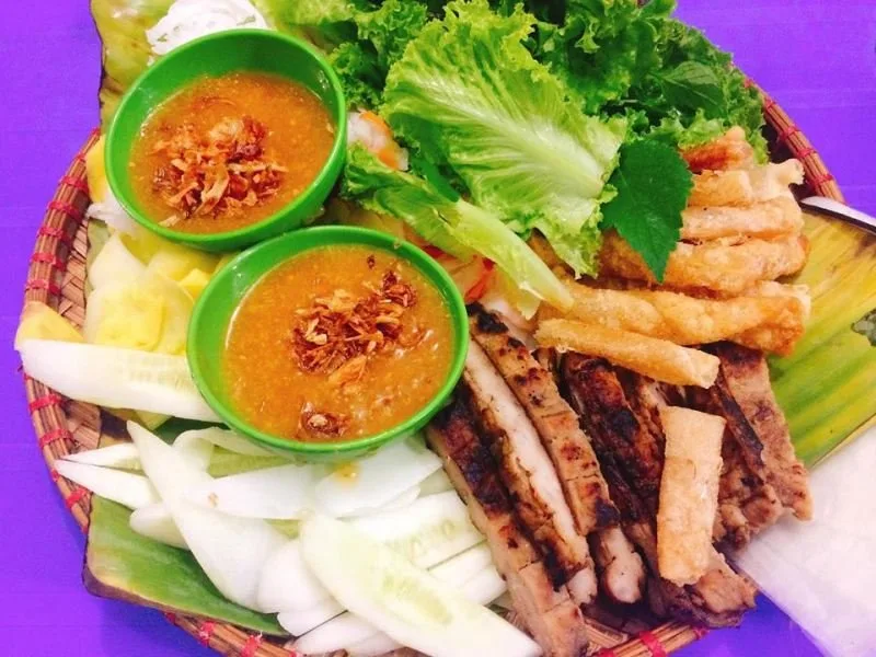 Nem nướng Chung Thuỷ tại Đà Lạt