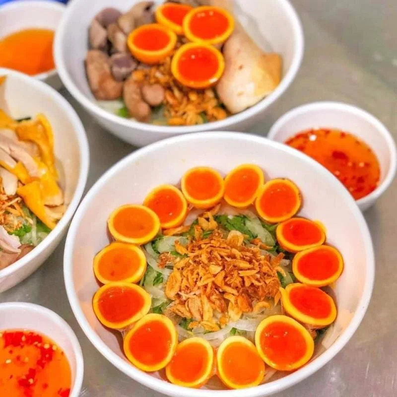 Bánh Ướt Lòng Gà Ngân tại Đà Lạt